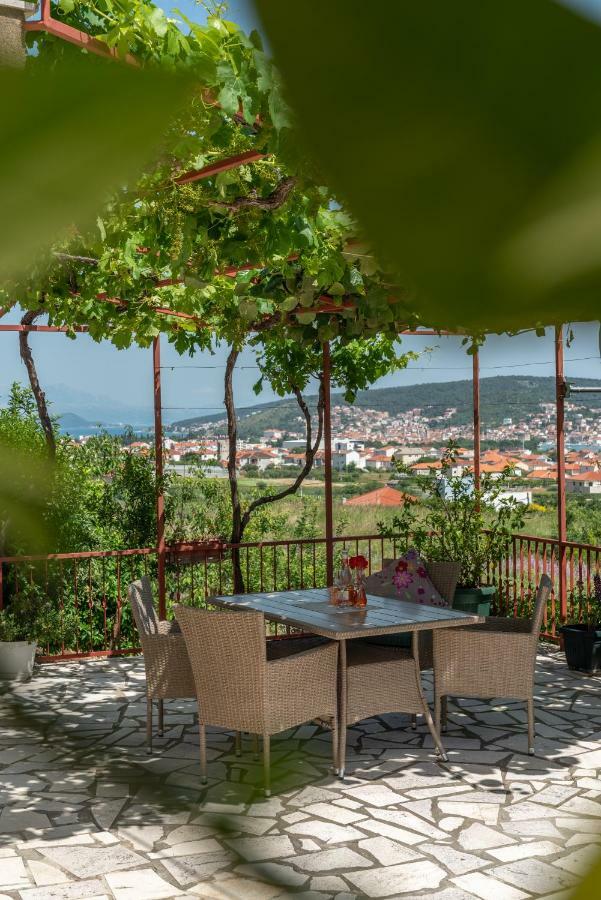 Apartment Nives Trogir Exterior foto